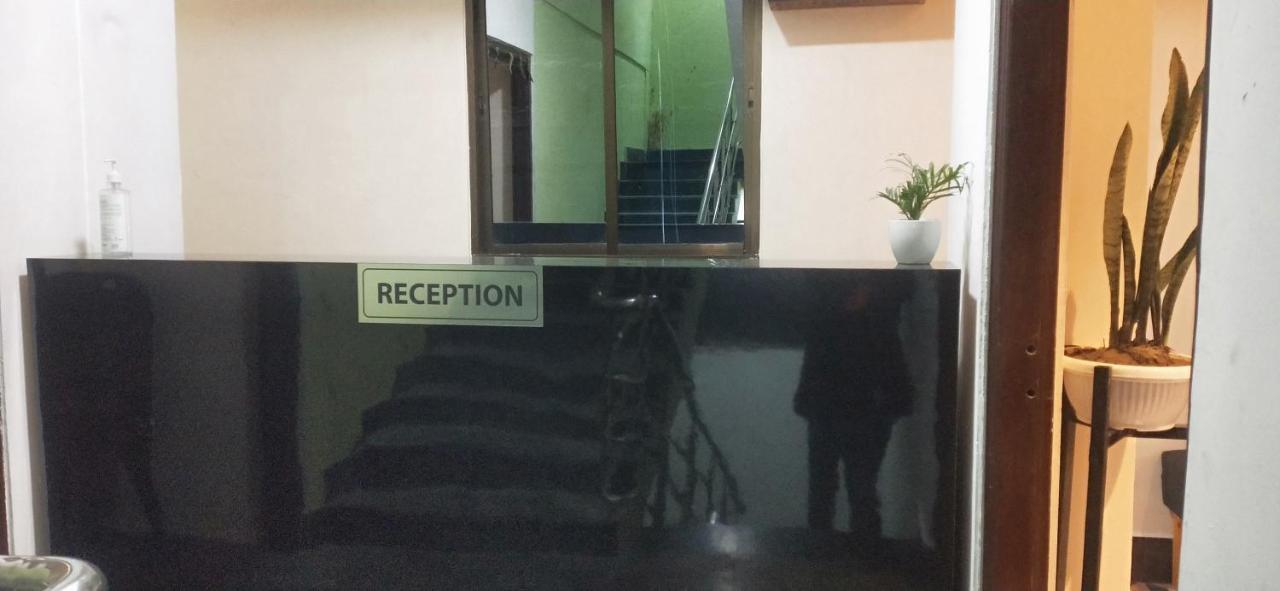 Oyo Thangal Hotel Imphal Luaran gambar