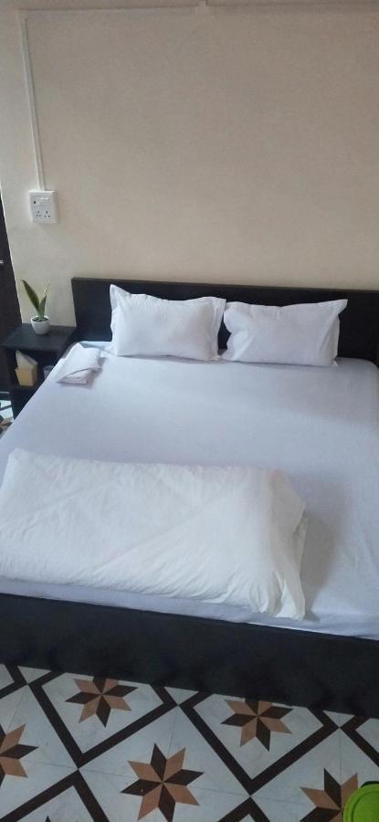 Oyo Thangal Hotel Imphal Luaran gambar