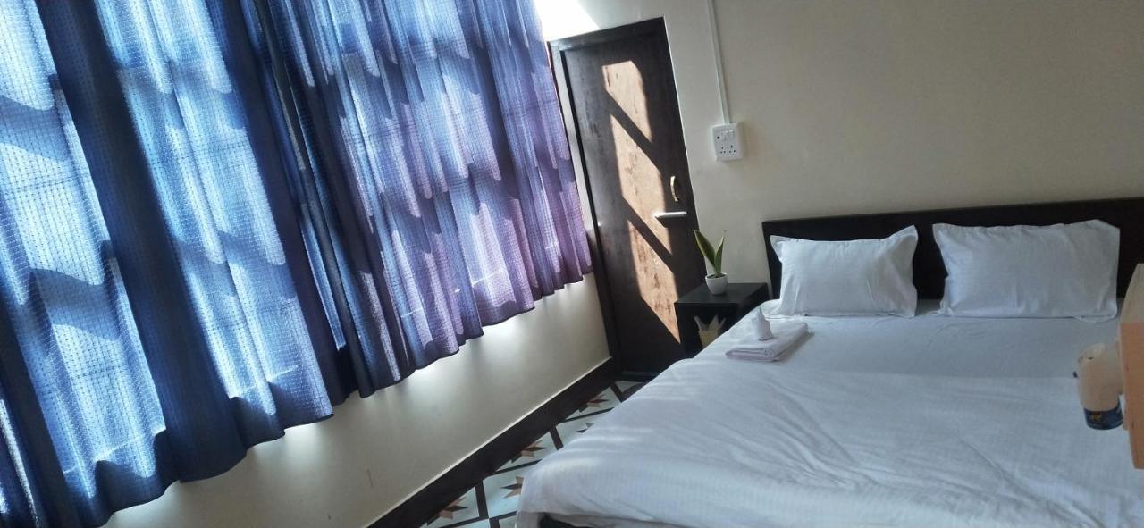 Oyo Thangal Hotel Imphal Luaran gambar